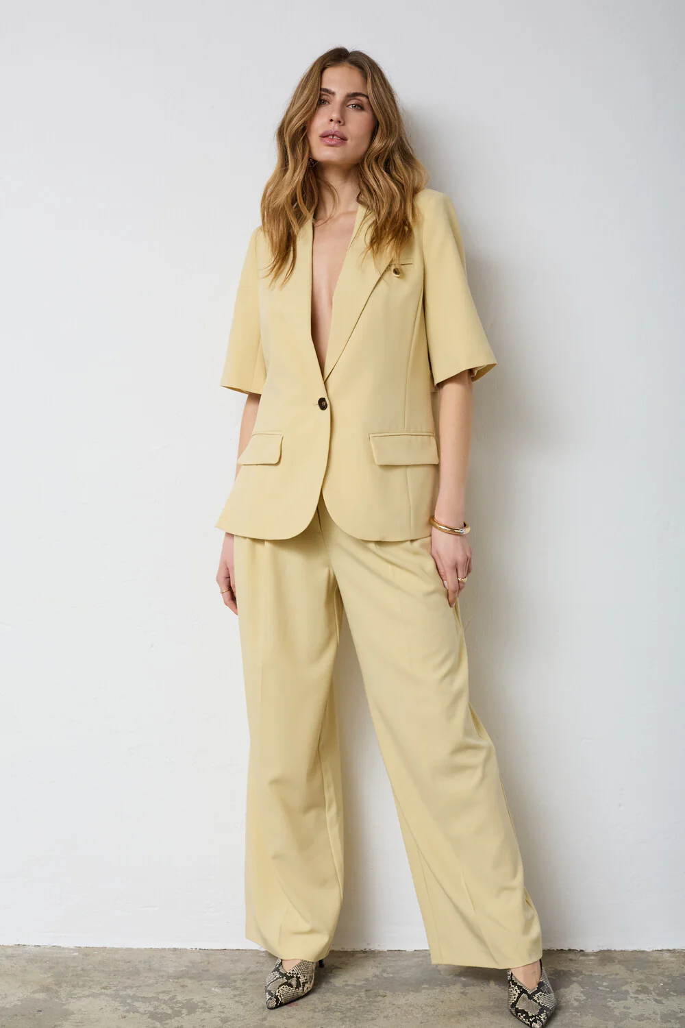 Nilan Fitted SS Blazer 40026 | PaleYellow | Blazer fra Co'couture - Image 3
