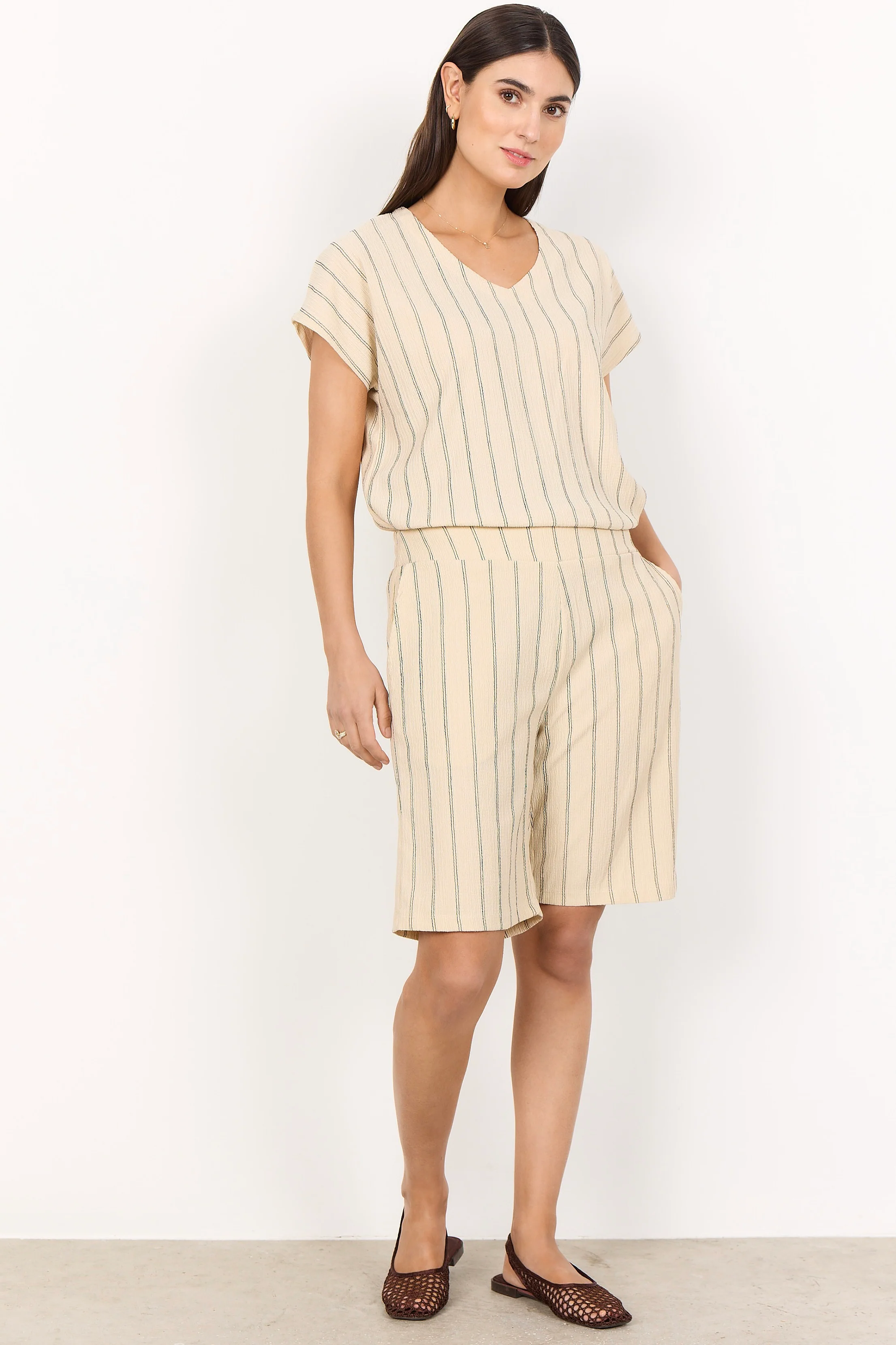 Noelle T-shirt | Top fra French Laundry - Image 3