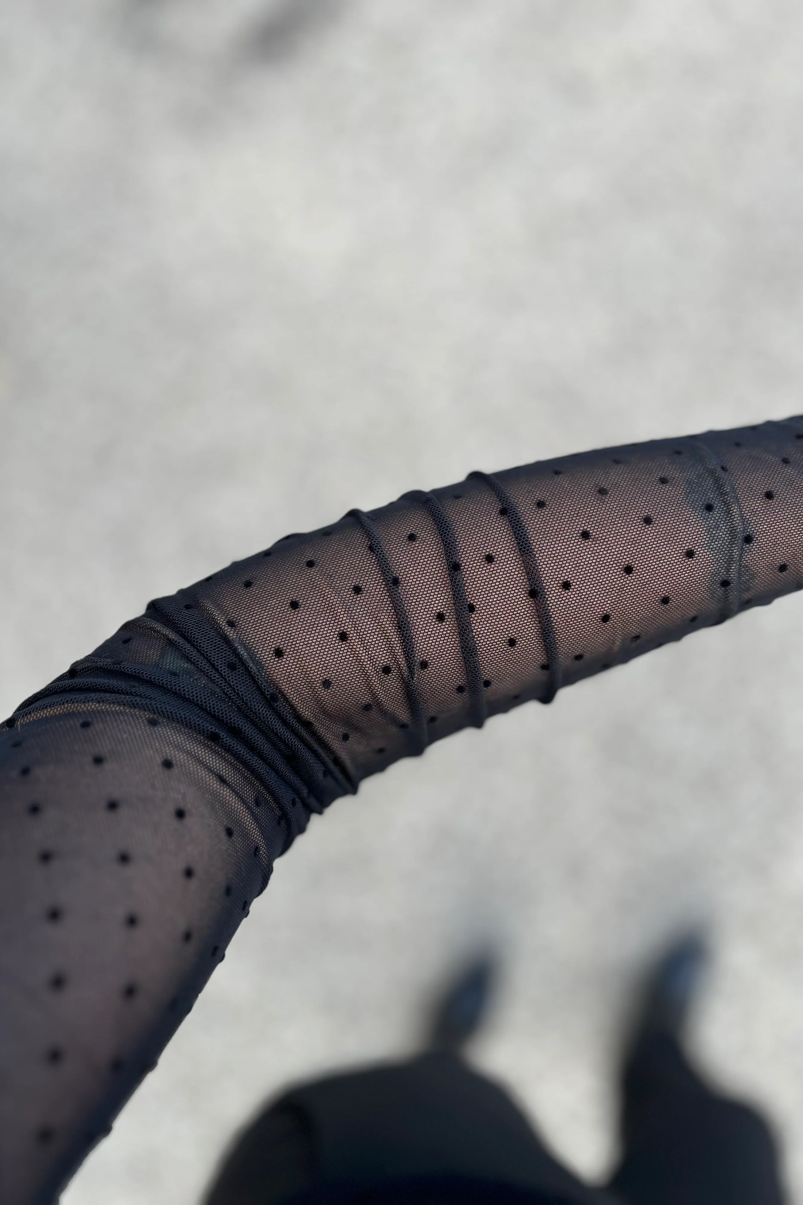 Nola Mesh | Black Dot | Mesh bluse fra Statebird - Image 9