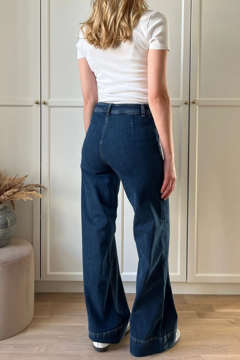 Eleonora Jeans | Dark Blue Denim | Jeans fra French Laundry - Image 6