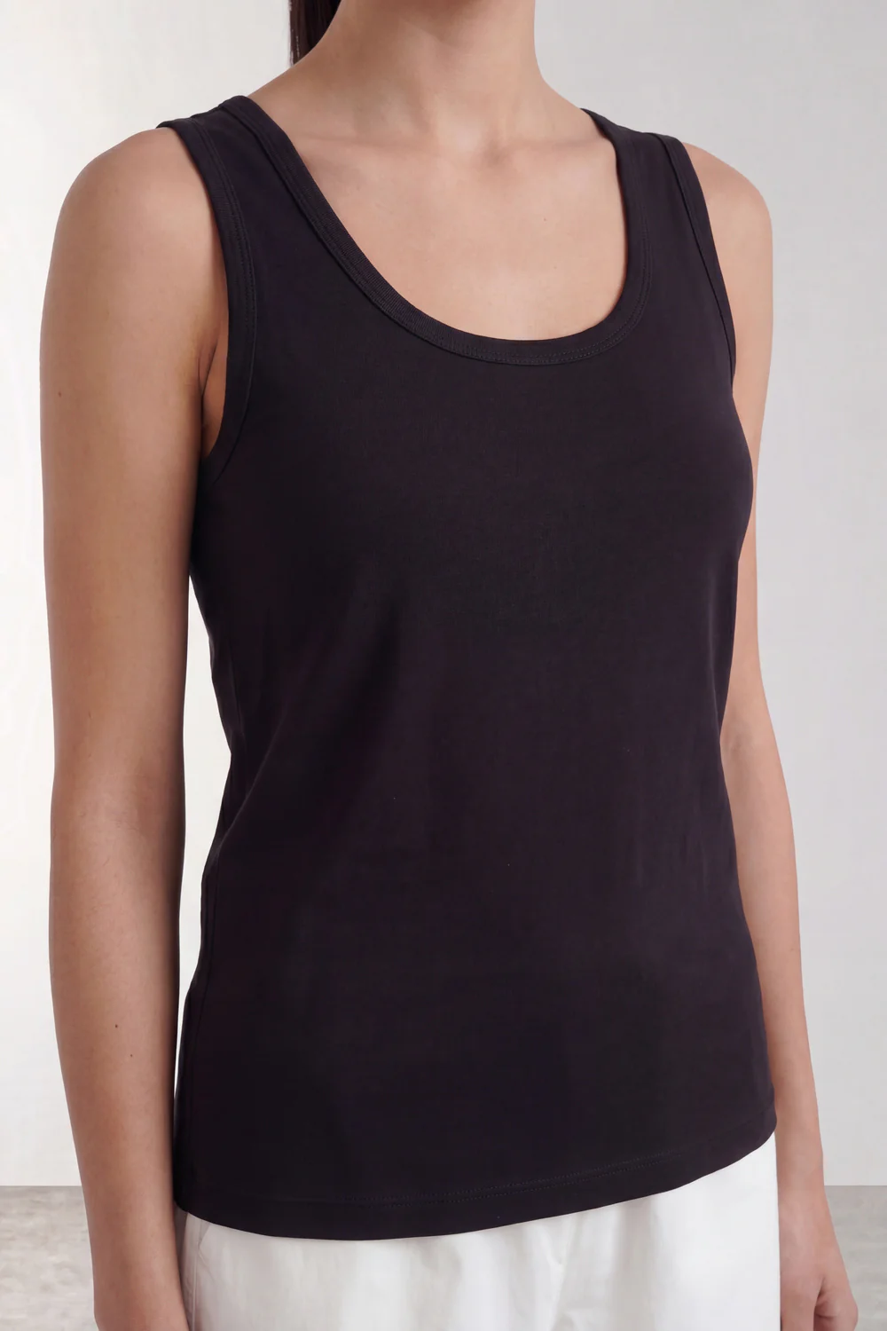 Paloma 3 | Black | Top fra Levete Room - Image 3