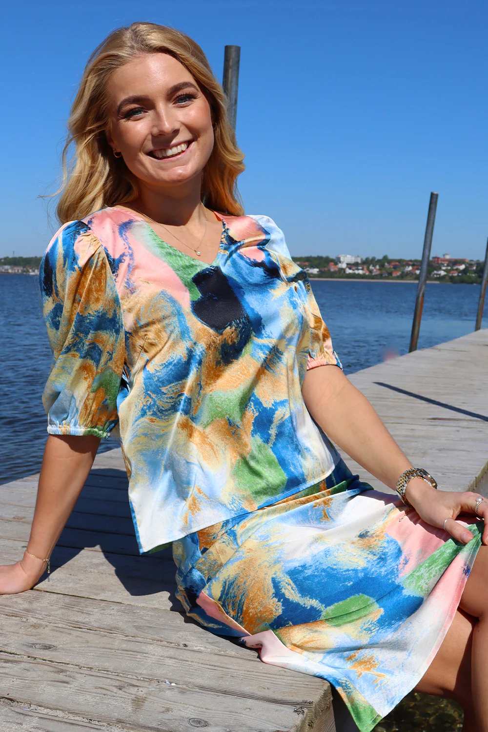 Pam Blouse | Blue Gold Marble | Bluse fra Liberté - Image 2