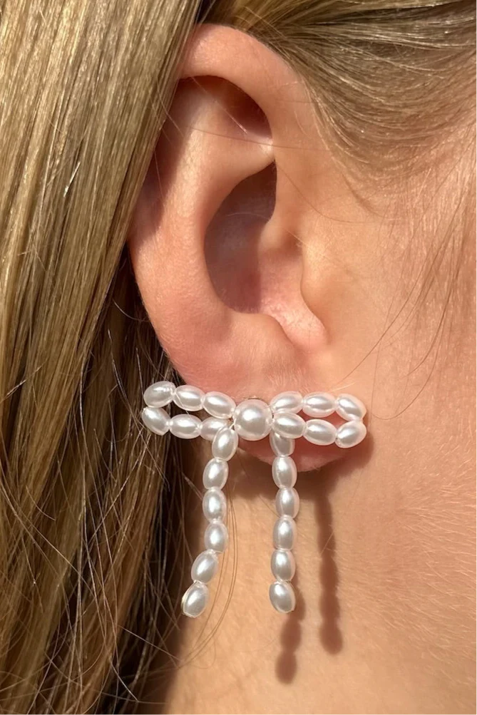 Pearl Bow Earrings | Øreringe fra Birdsong - Image 3
