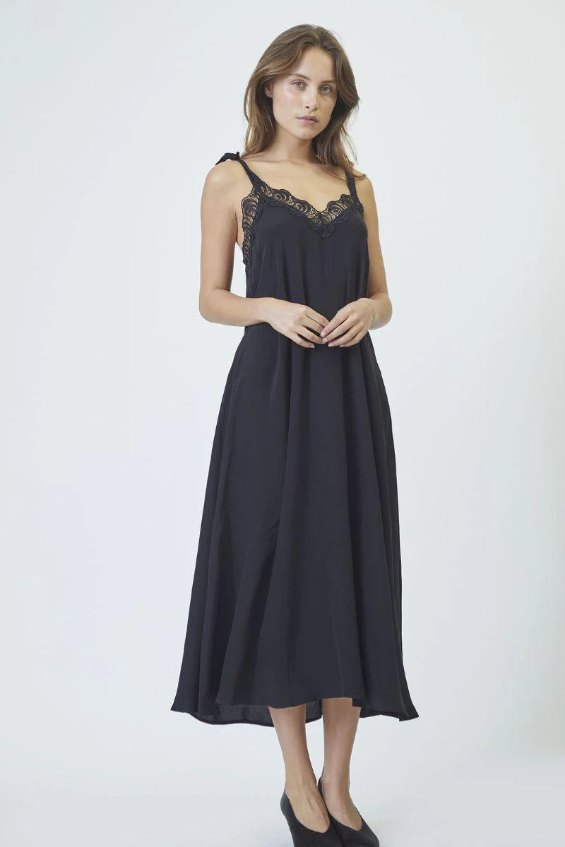 Perin Lace Strap Dress 36487 | Black | Kjole fra Co'couture - Image 4