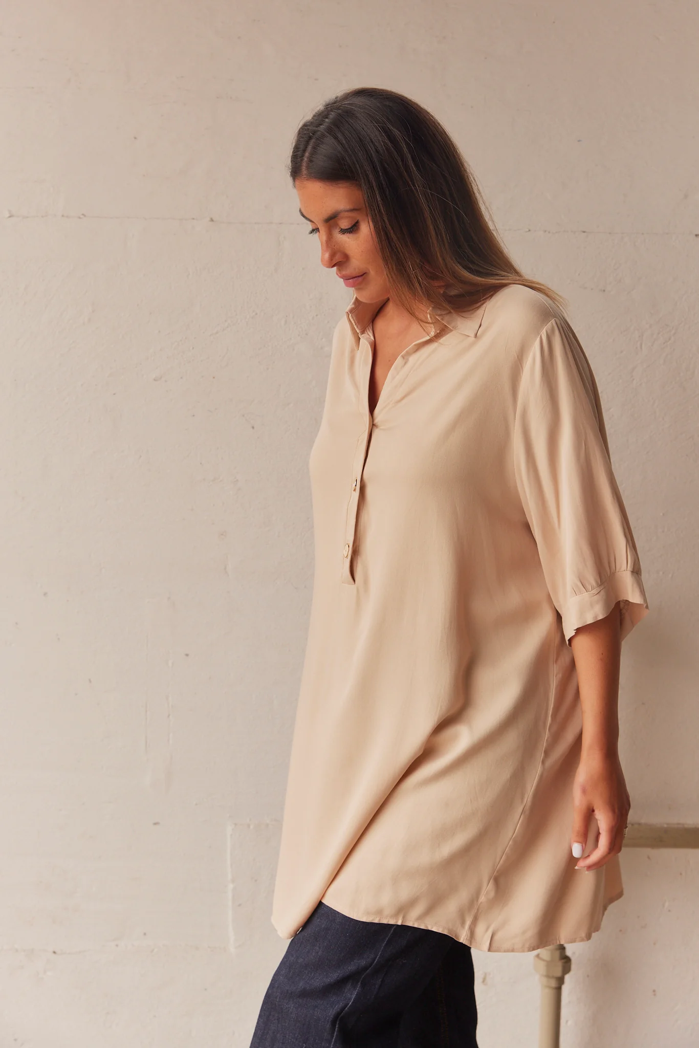 Plain Penelope Tunic | Bluse fra Atelier C - Image 3