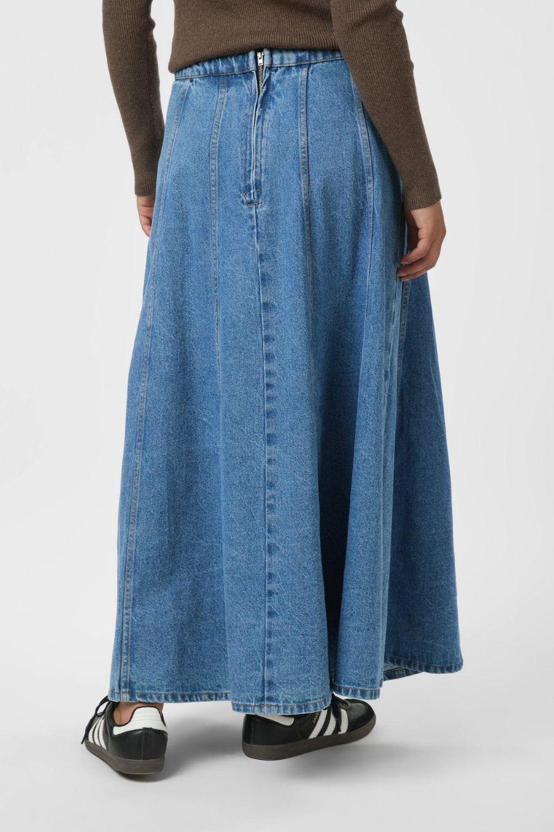 Raya Denim Skirt | Vintage Blue | Nederdel fra Neo Noir - Image 4