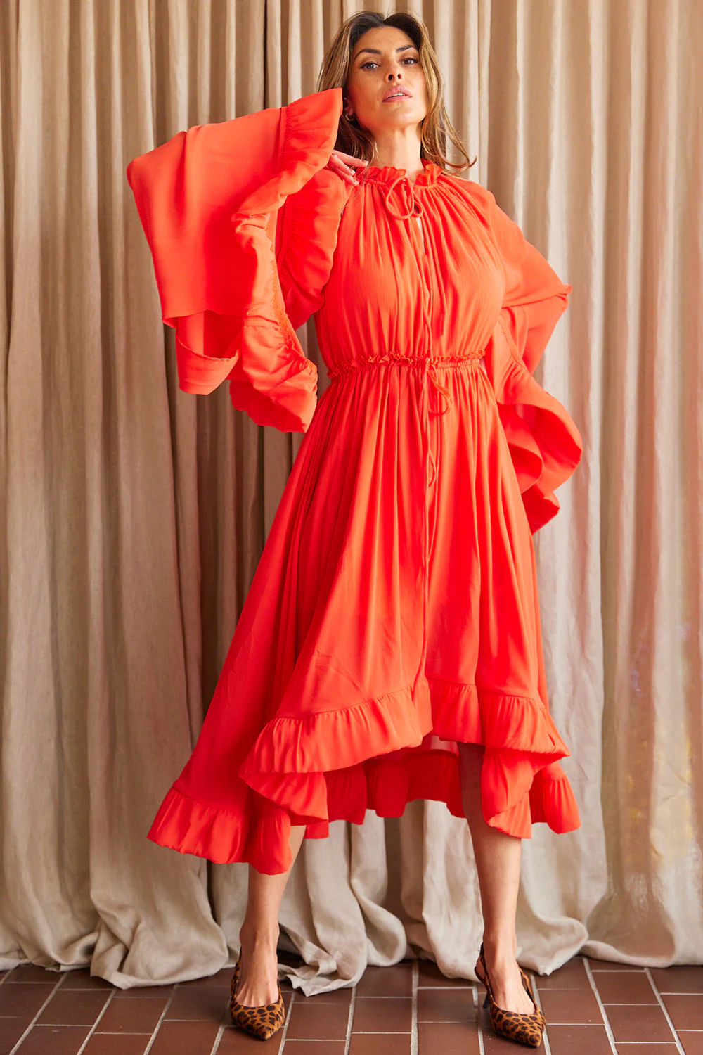 Red Dramatic Frill Dress | Kjole fra Avery - Image 2