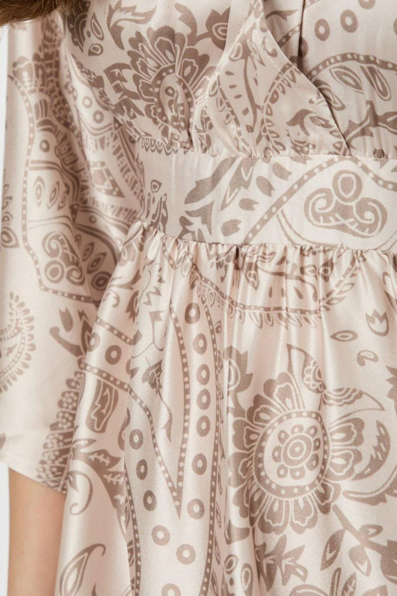 Reve Deco Paisley Dress | Taupe | Kjole fra Neo Noir - Image 5