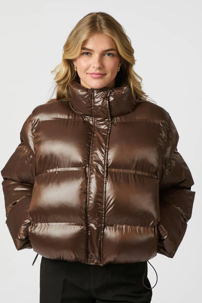 Rhea Shiny Puffer Jacket | Dark Brown | Jakke fra Neo Noir - Image 5