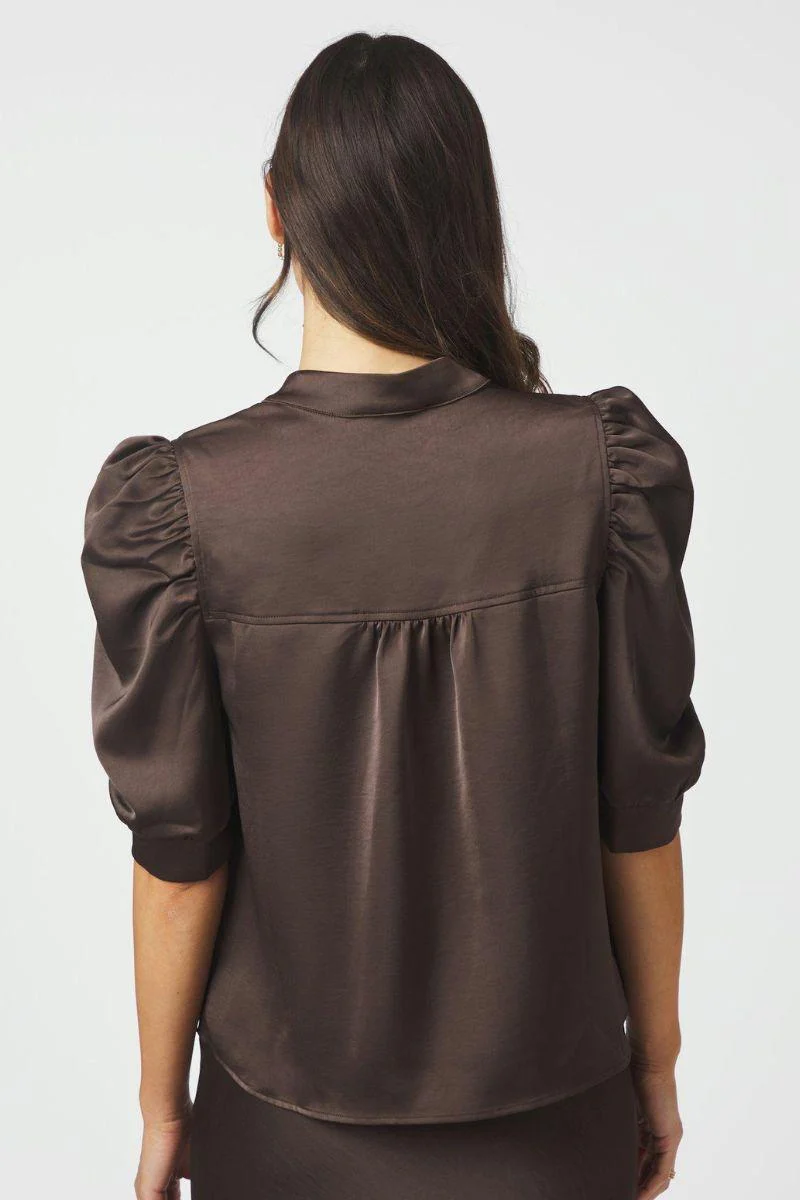 Roella Heavy Sateen Blouse | Dark Brown | Bluse fra Neo Noir - Image 6