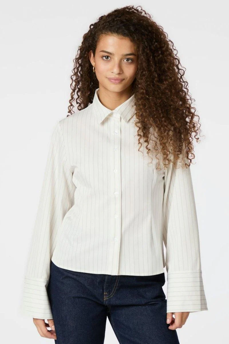 Rosa Pinstripe Shirt | White | Skjorte fra Neo Noir - Image 2