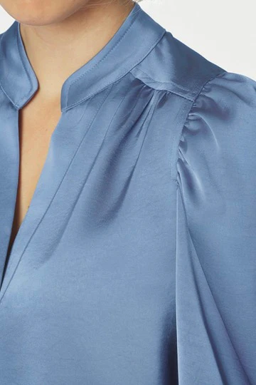 Rosslyn Heavy Sateen Blouse | Smoke Blue | Bluse fra Neo Noir - Image 8