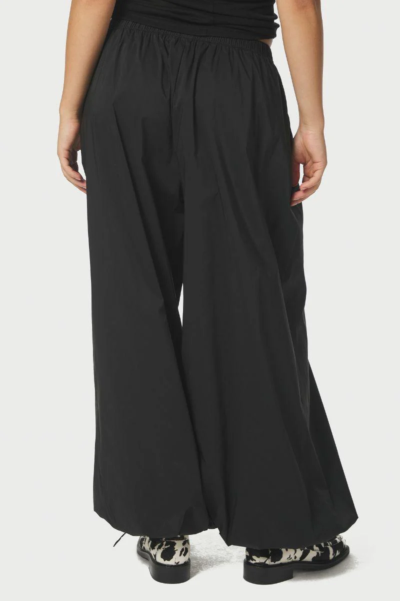 Roxane Balloon Poplin Pants | Black | Bukser fra Neo Noir - Image 6