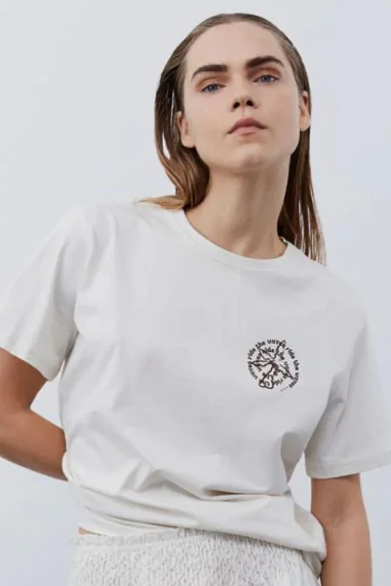 S242419 | White Alyssum | T-Shirt fra Sofie Schnoor - Image 3