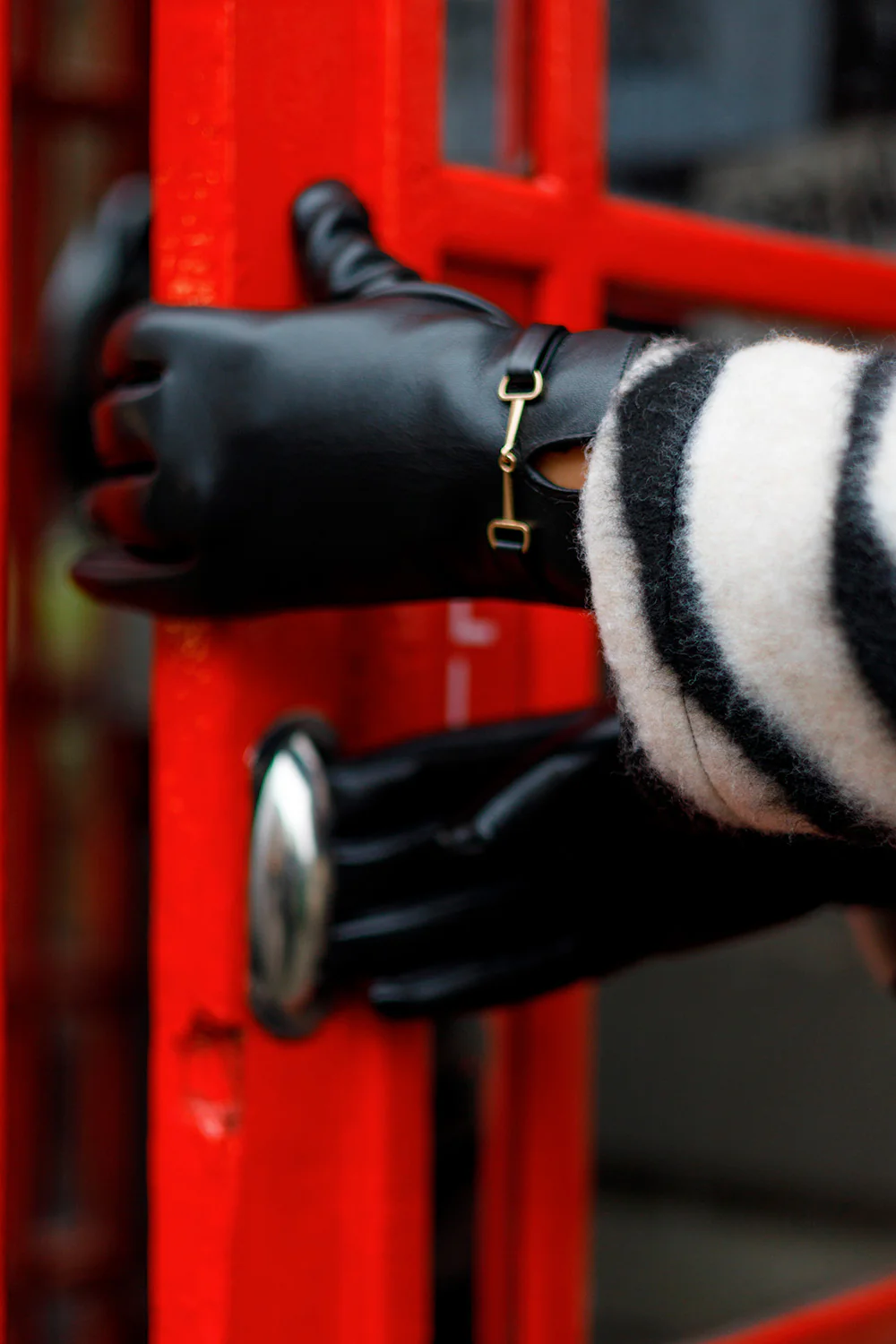 Saima Gloves | Black | Handsker fra Black Colour - Image 2