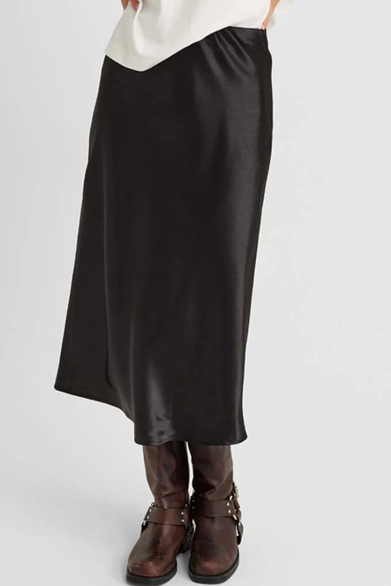 Satin Skirt | Black | Nederdel fra Freequent - Image 3