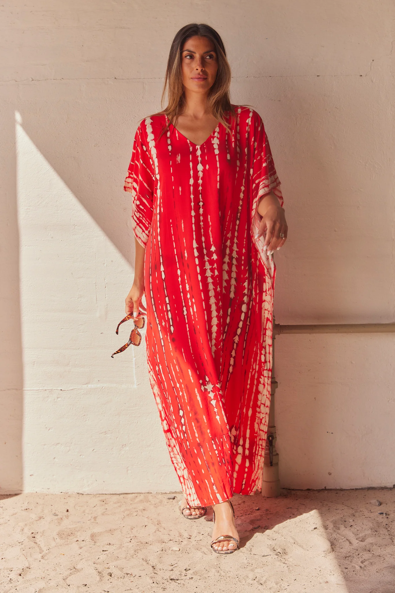 Serengeti Sun Dress | Red | Tiedye Kaftan kjole fra Statebird - Image 2
