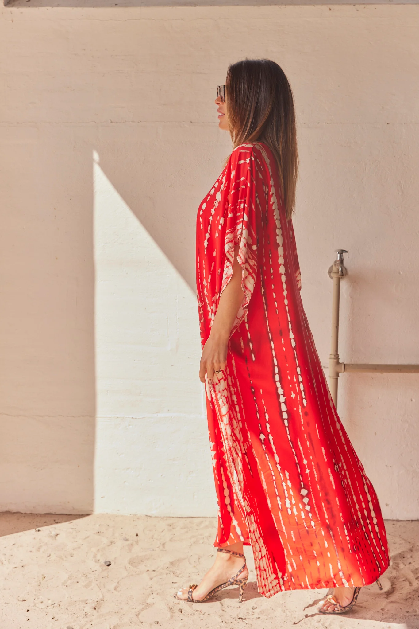 Serengeti Sun Dress | Red | Tiedye Kaftan kjole fra Statebird - Image 3