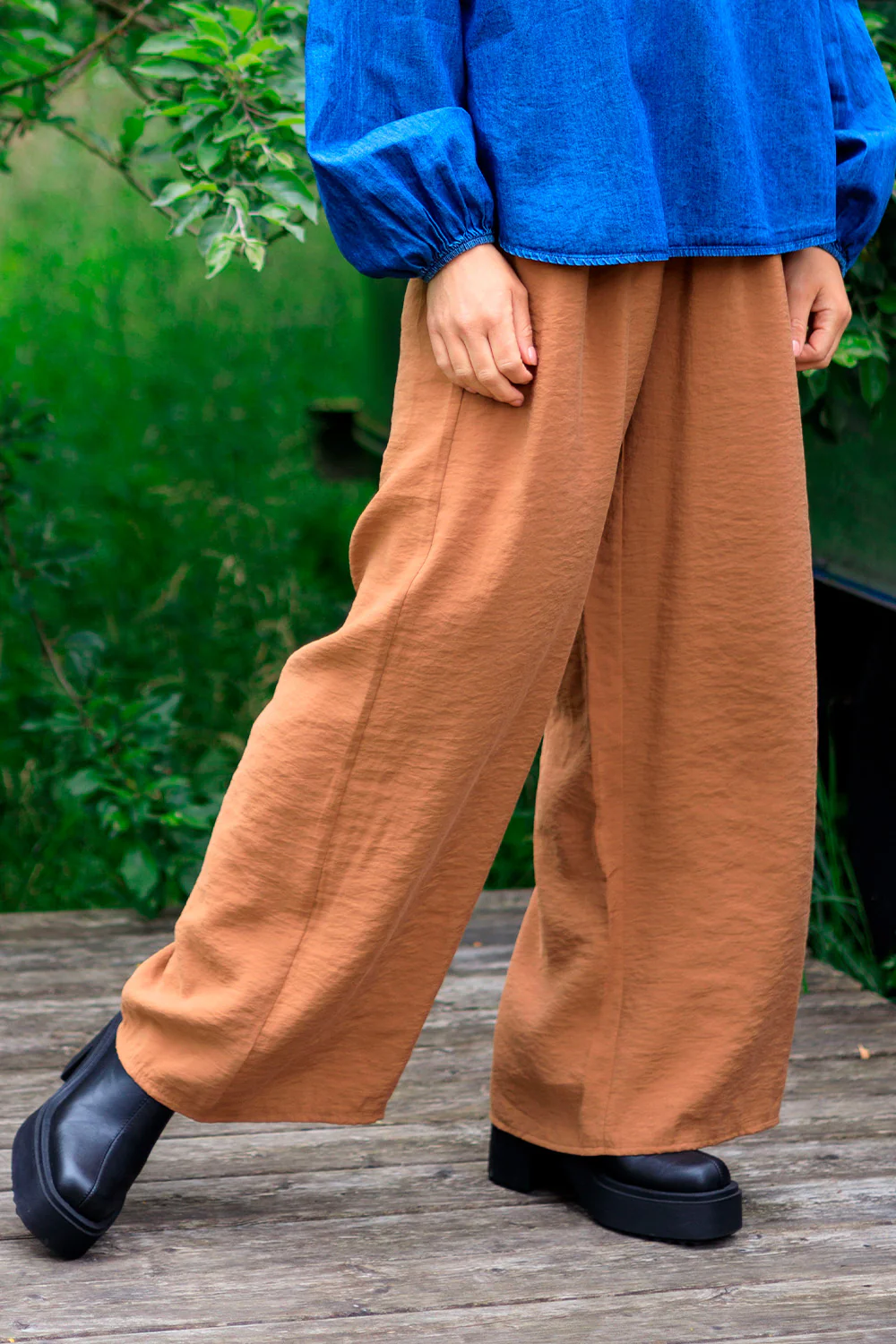 Shila Loose Pant | Camel | Bukser fra Black Colour - Image 2