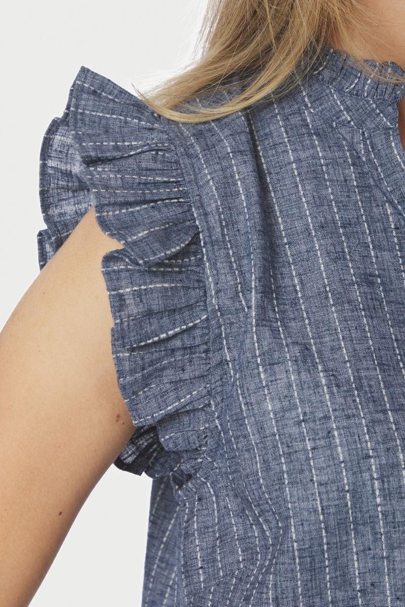 Siona Emb Stripe Top | Blue | Bluse fra Neo Noir - Image 8