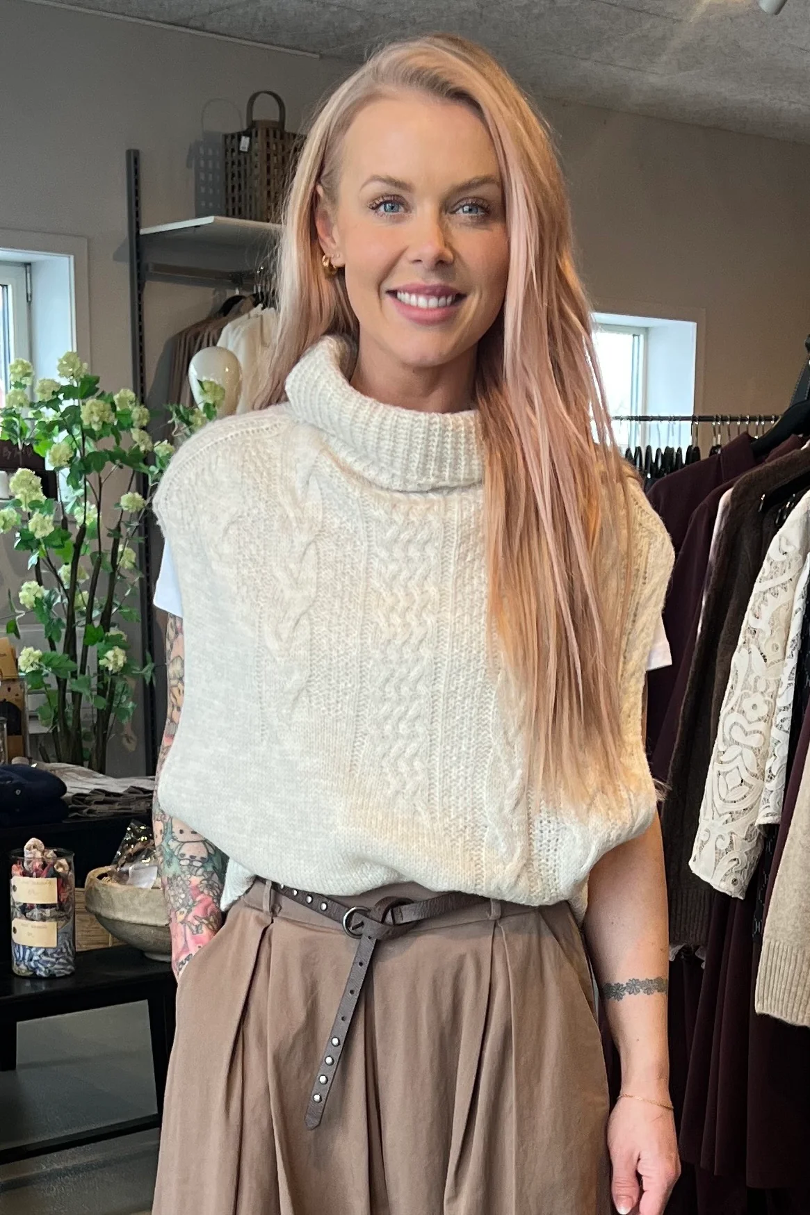 Tutti Knit Vest | Beige | Strik fra Avery - Image 3