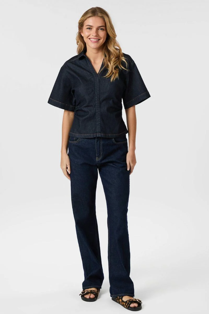 Spenda Denim Blouse | Dark Blue | Bluse fra Neo Noir - Image 3