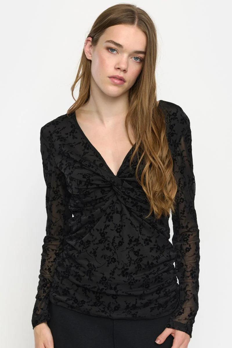 SRTalula Twist V-Neck Top | Black | Top fra Soft Rebels - Image 2