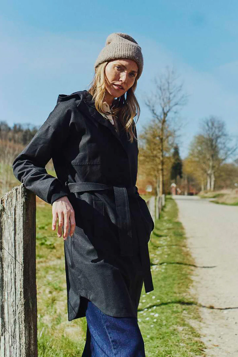 Storm Ja Belt | Black | Jakke med bælte fra Freequent - Image 2