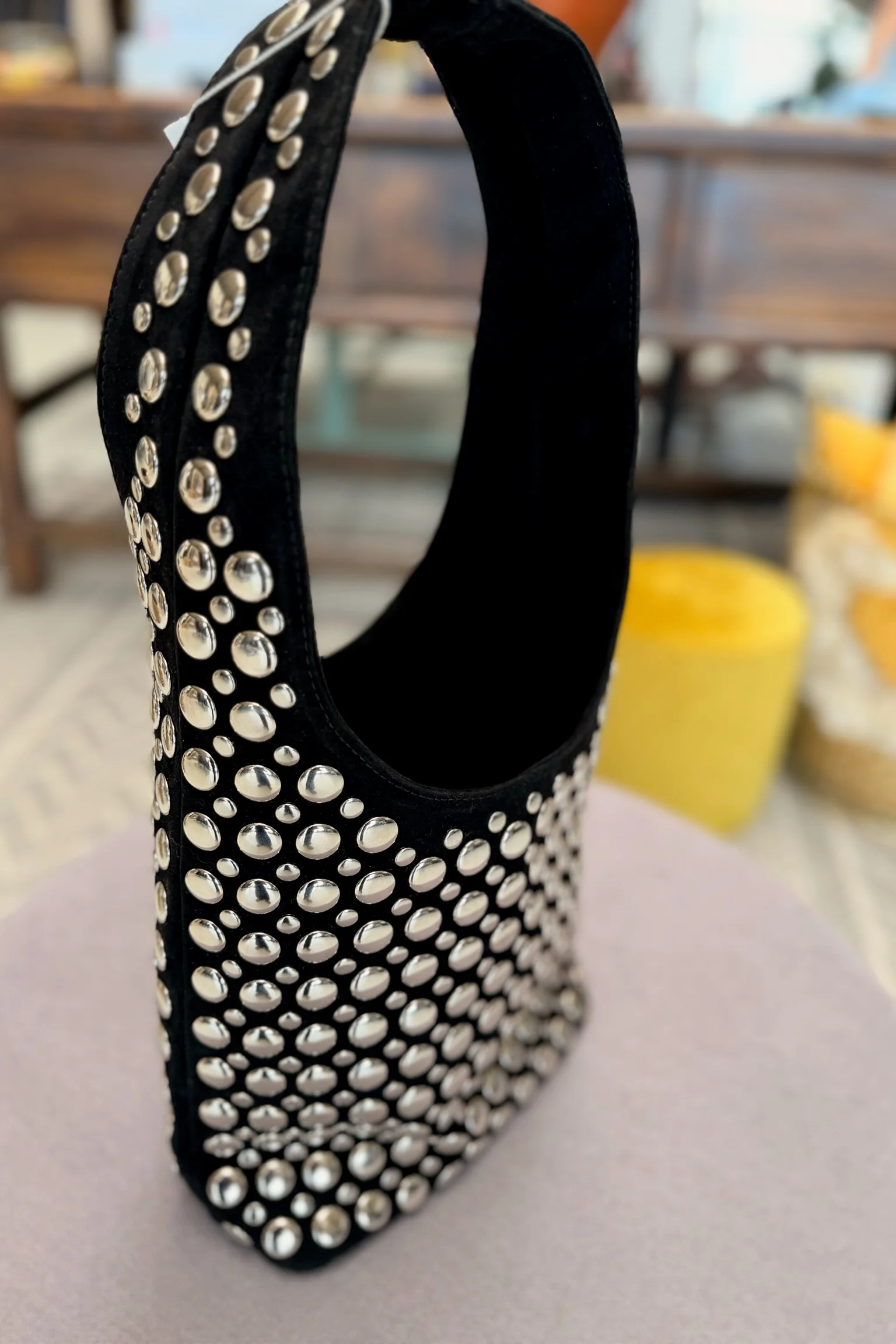 Studded Shoulder Bag | Black | Taske fra Avery - Image 4