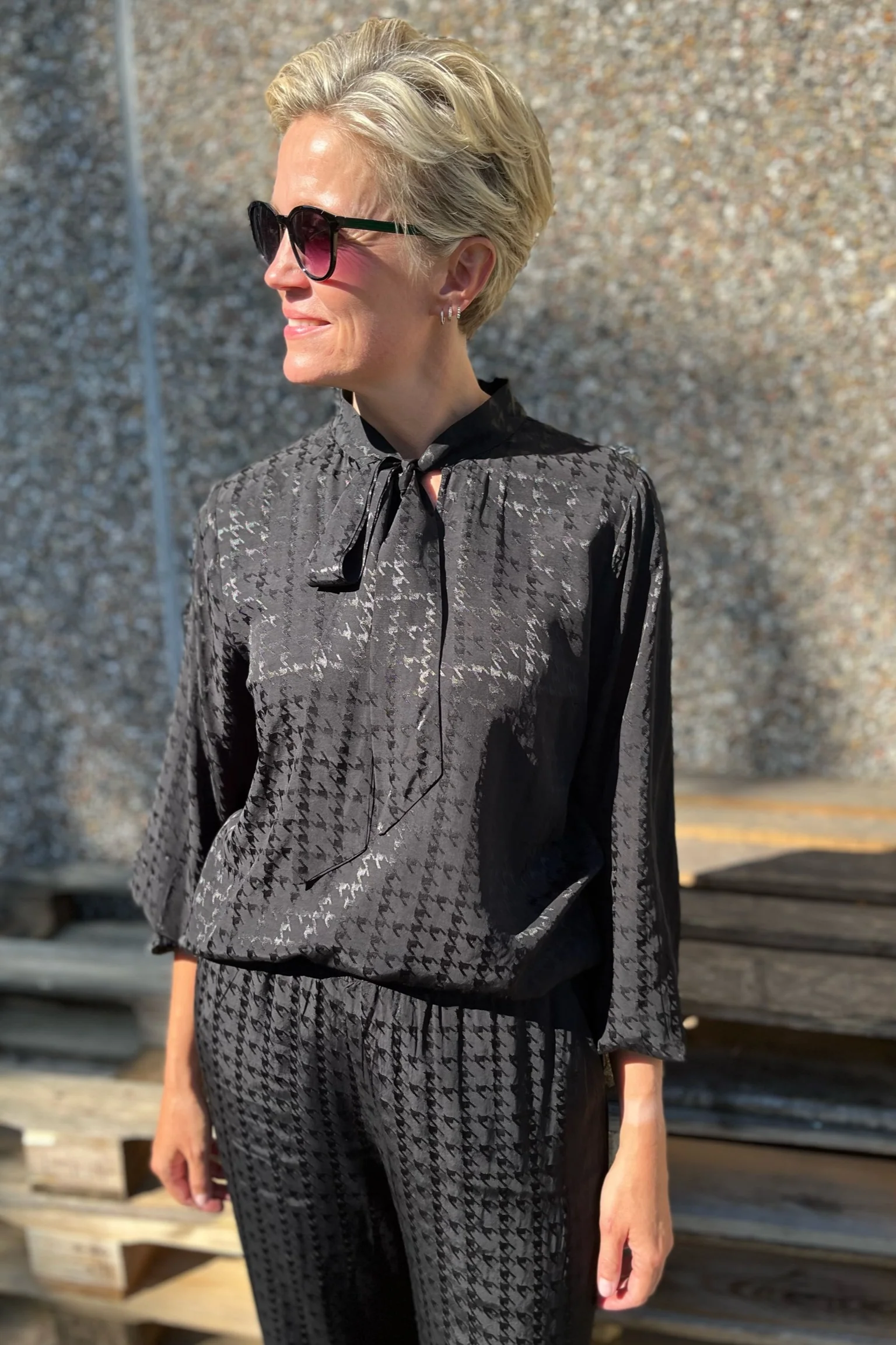 Stunning Blouse | Black | Bluse fra Freequent - Image 9