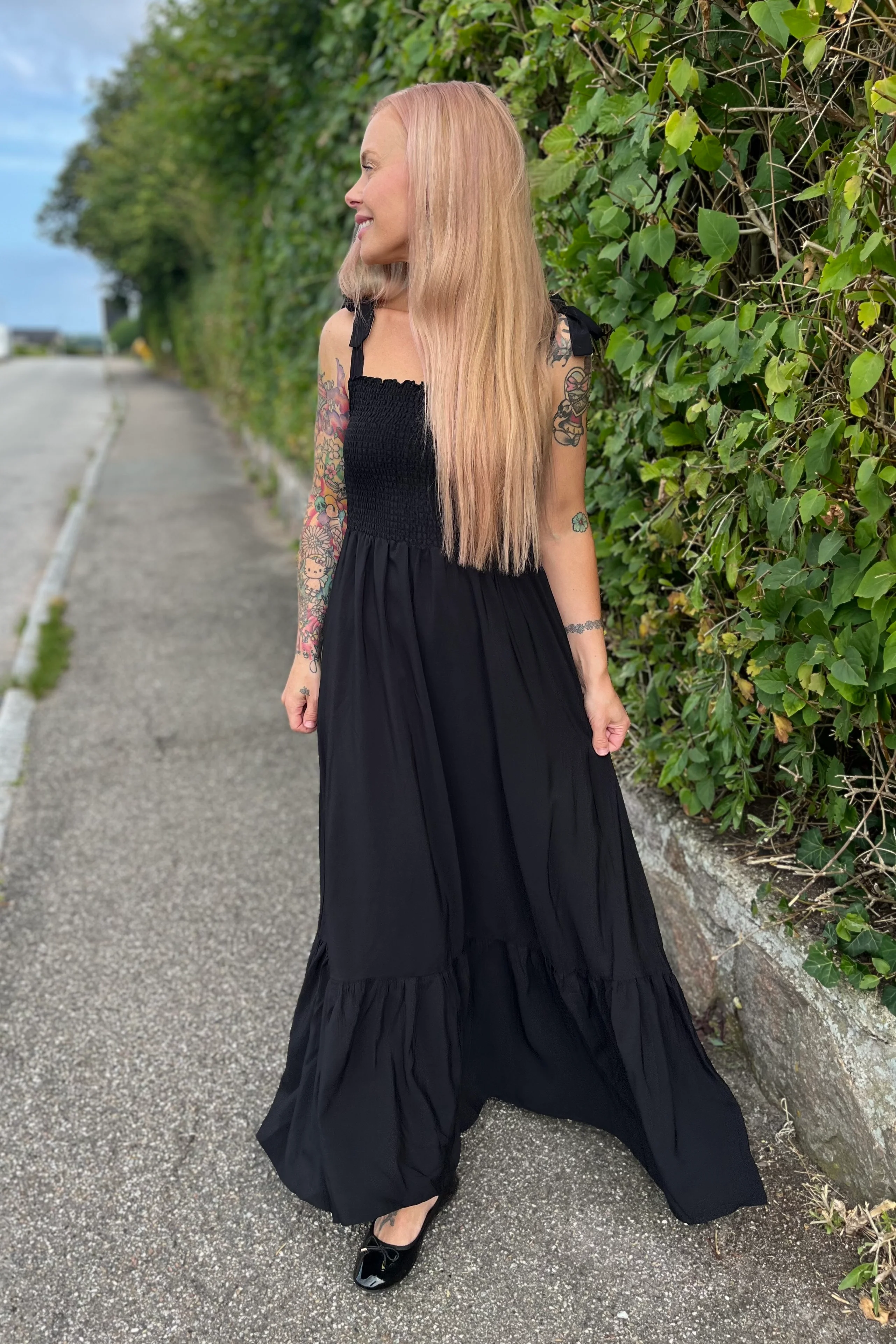 Sunrise Floor Strap Dress | Black | Kjole fra Co'couture - Image 7