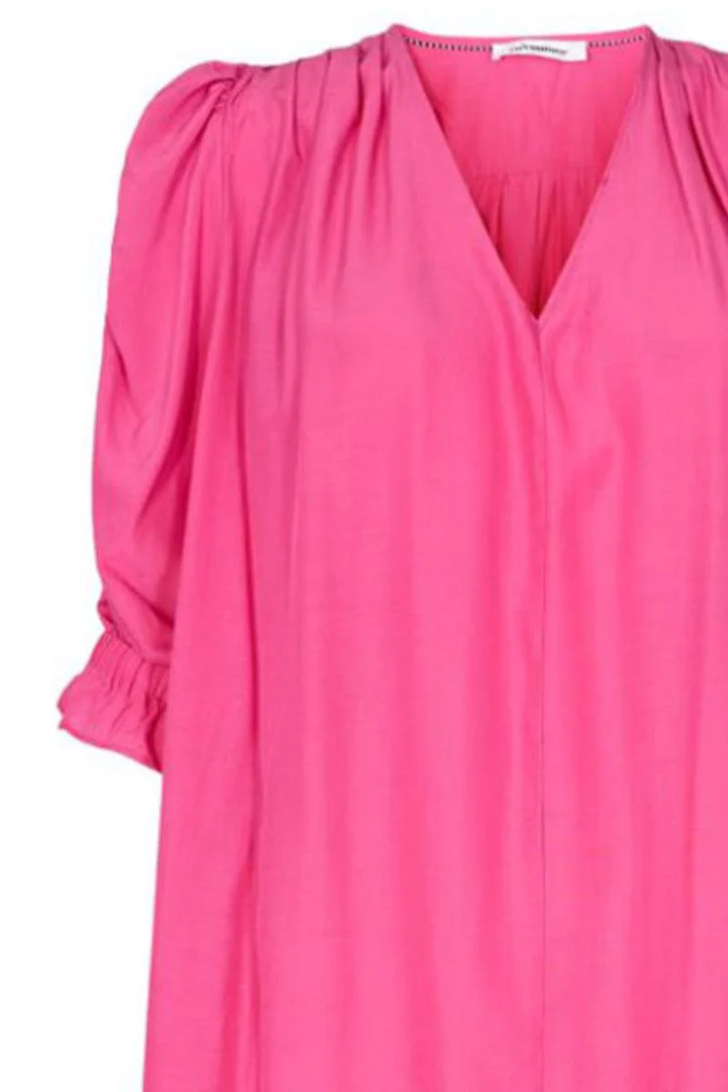 Sunrise Pleat Dress 96087 | Pink | Kjole fra Co'couture - Image 5