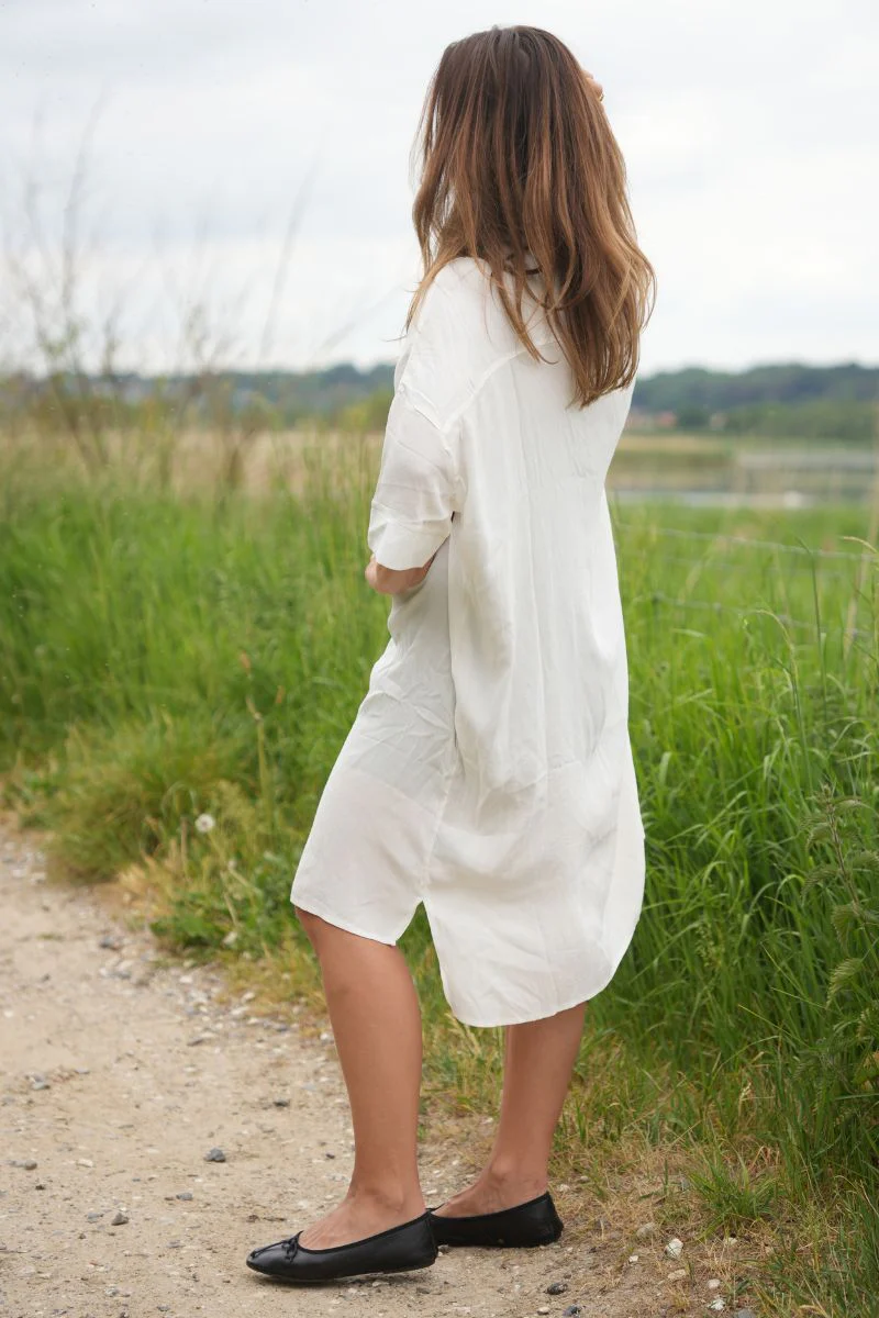 Susanna SS Shirt | White | Stor skjortekjole fra Liberté - Image 3