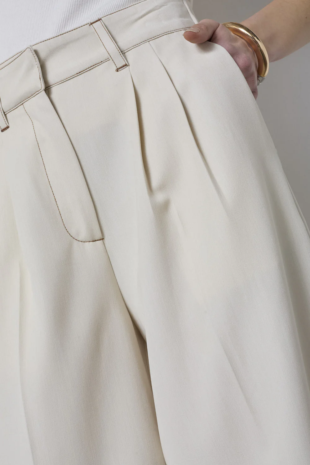 Terrycc Pleat Bermuda | Bisquit | Shorts fra Co'Couture - Image 6