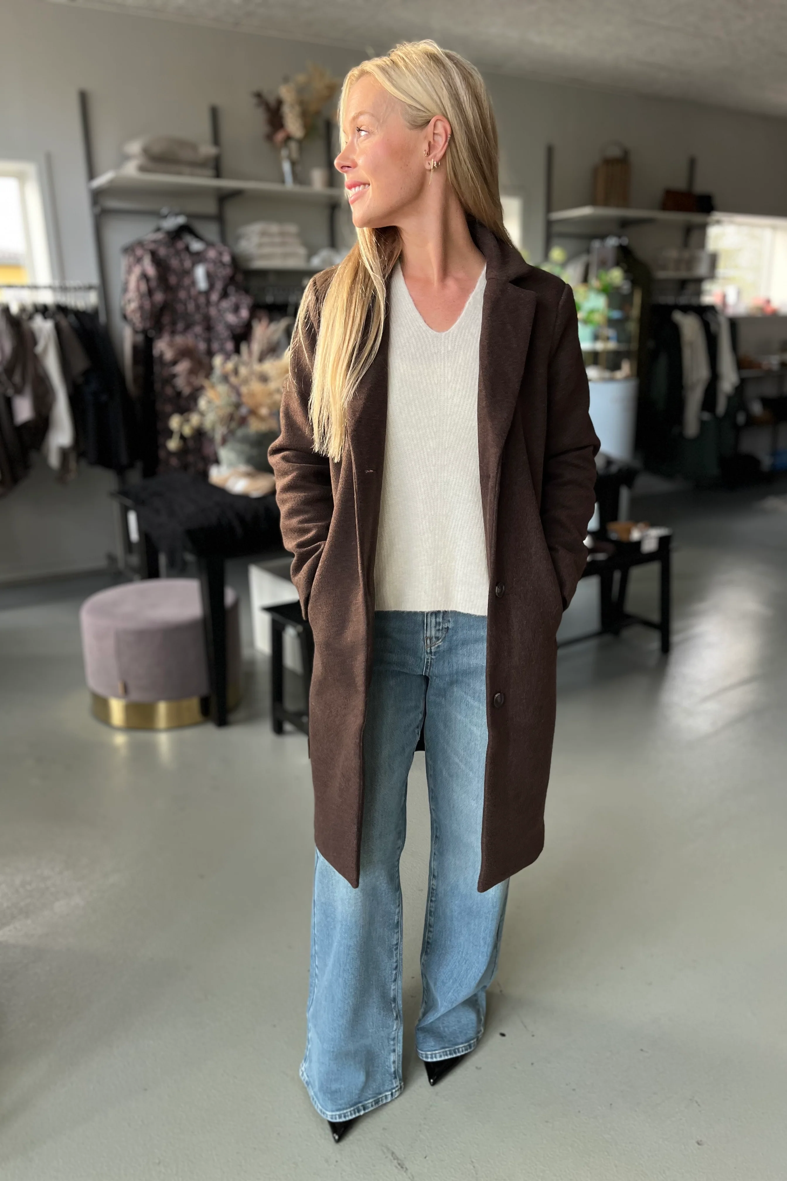 Theo Wool Coat | Brun | Frakke fra French Laundry - Image 7