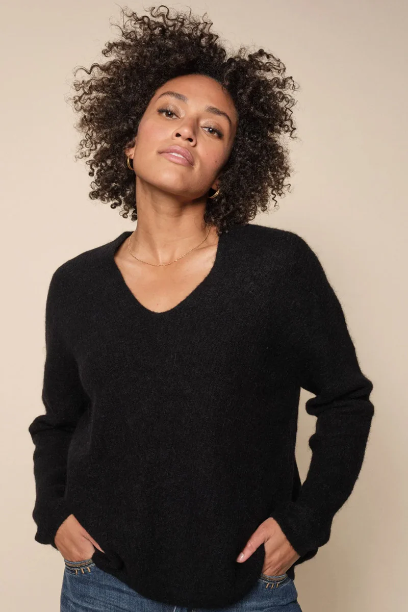 Thora V-Neck Knit | Black | Strik fra Mos Mosh - Image 12