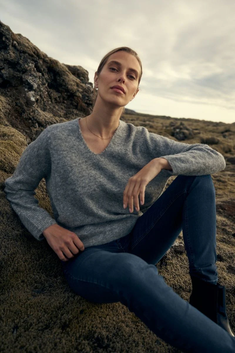Thora V-Neck Knit | Grey Melange | Strik fra Mos Mosh - Image 3