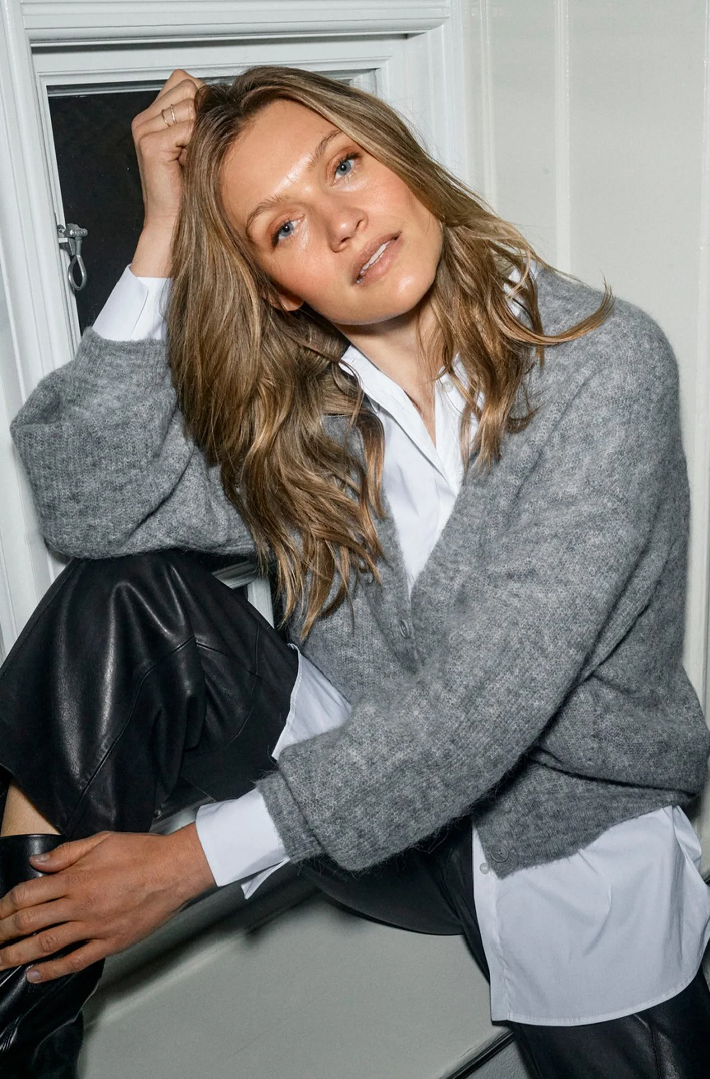Thora V-Neck Knit Cardigan | Grey Melange | Strik fra Mos Mosh - Image 3