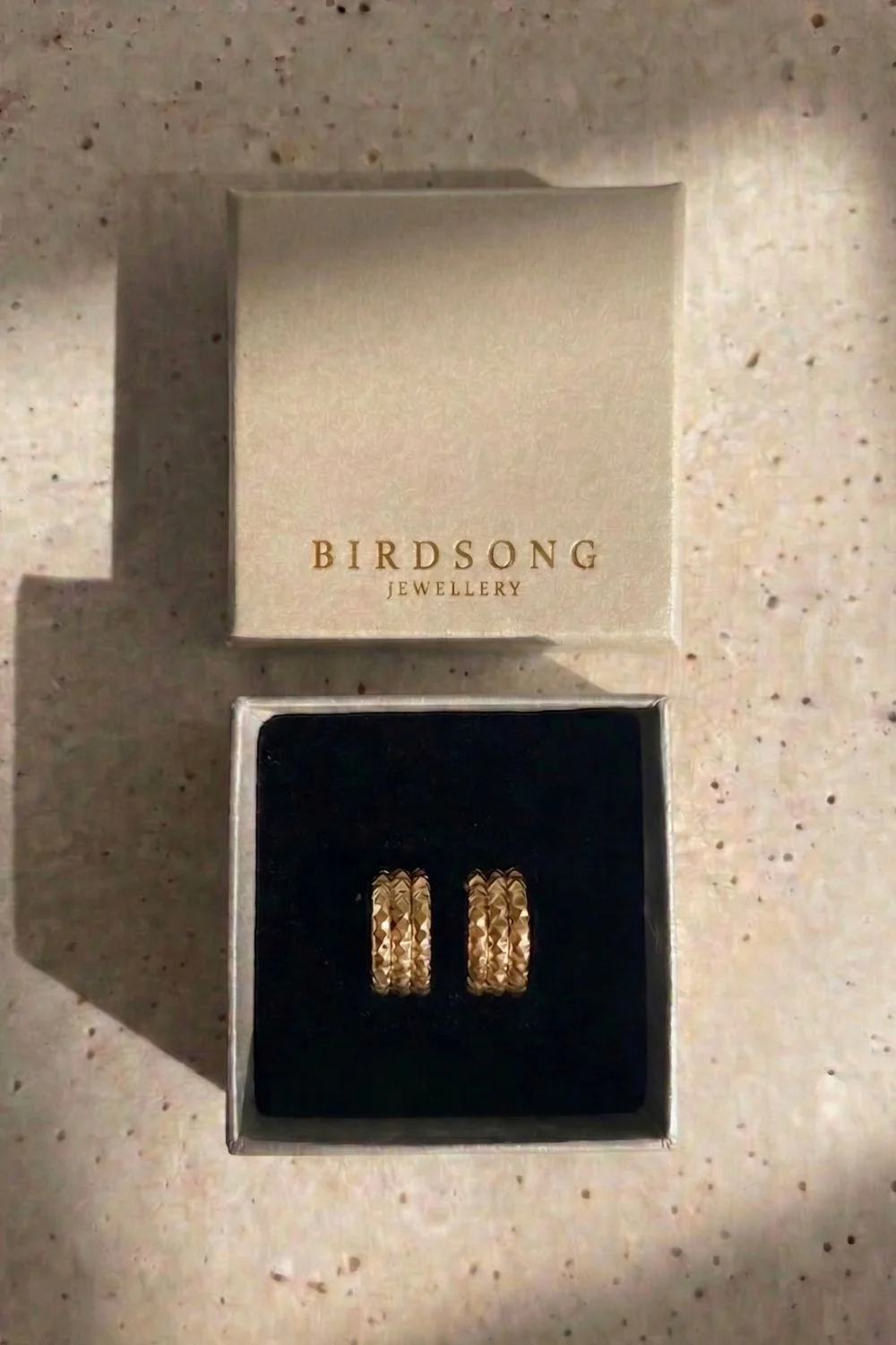 Three Line Bar Diamond Cut Ear Studs GD | Øreringe fra Birdsong - Image 4