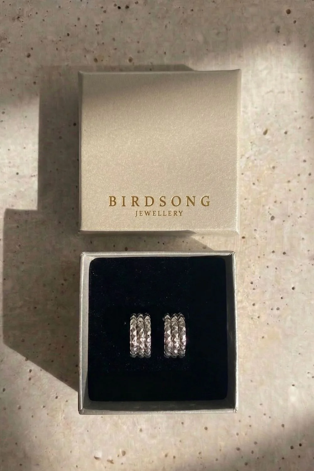 Three Line Bar Diamond Cut Ear Studs SS | Øreringe fra Birdsong - Image 4