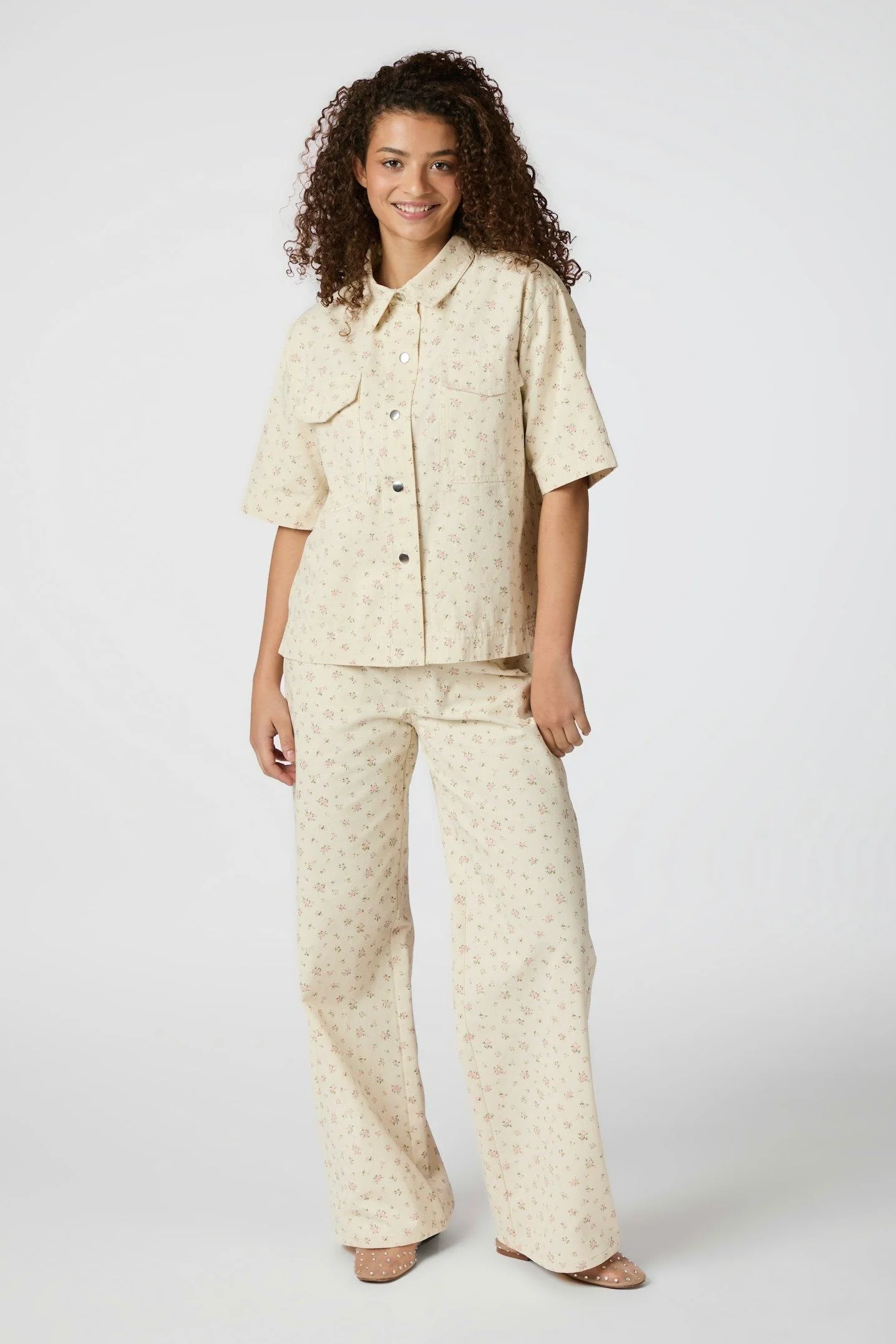 Tiki Floral Denim Shirt | Off White | Bluse fra Neo Noir - Image 3
