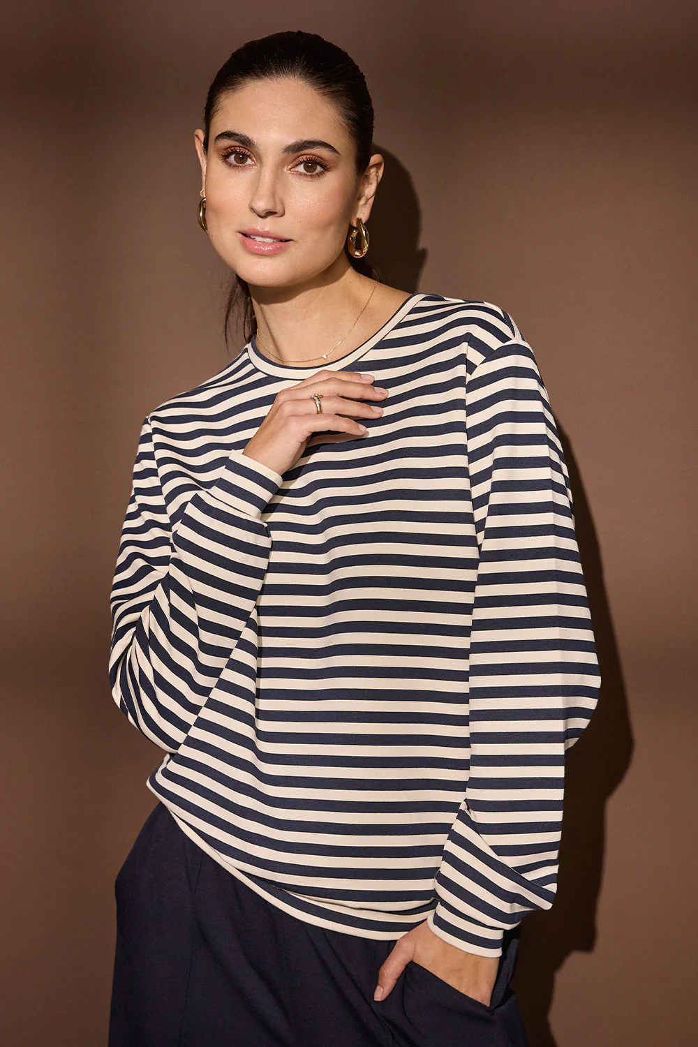 Tini Stripe Short Sleeve | Blå | Bluse fra Statebird - Image 2