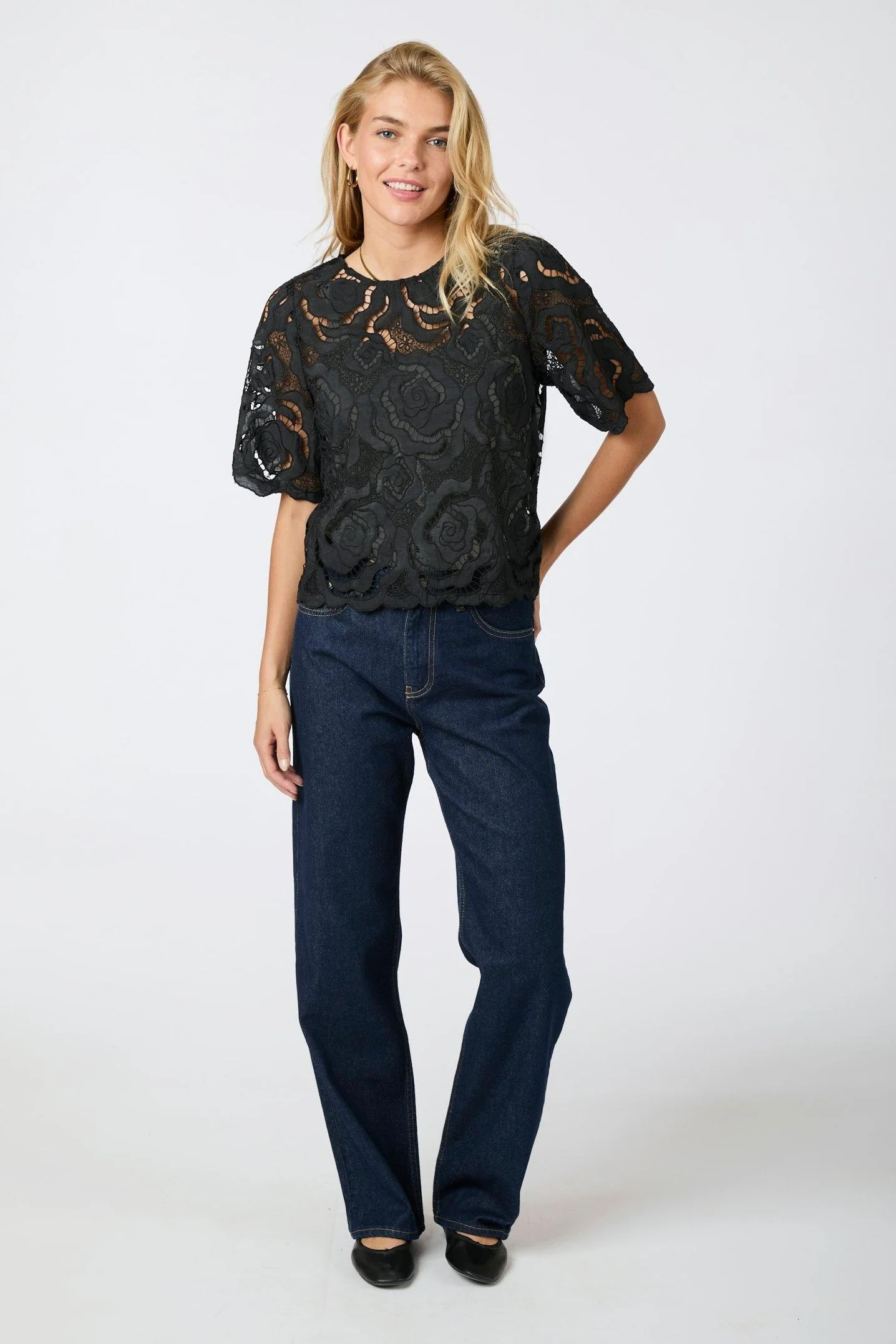 Trisha Big Lace Blouse | Black | Bluse fra Neo Noir - Image 4
