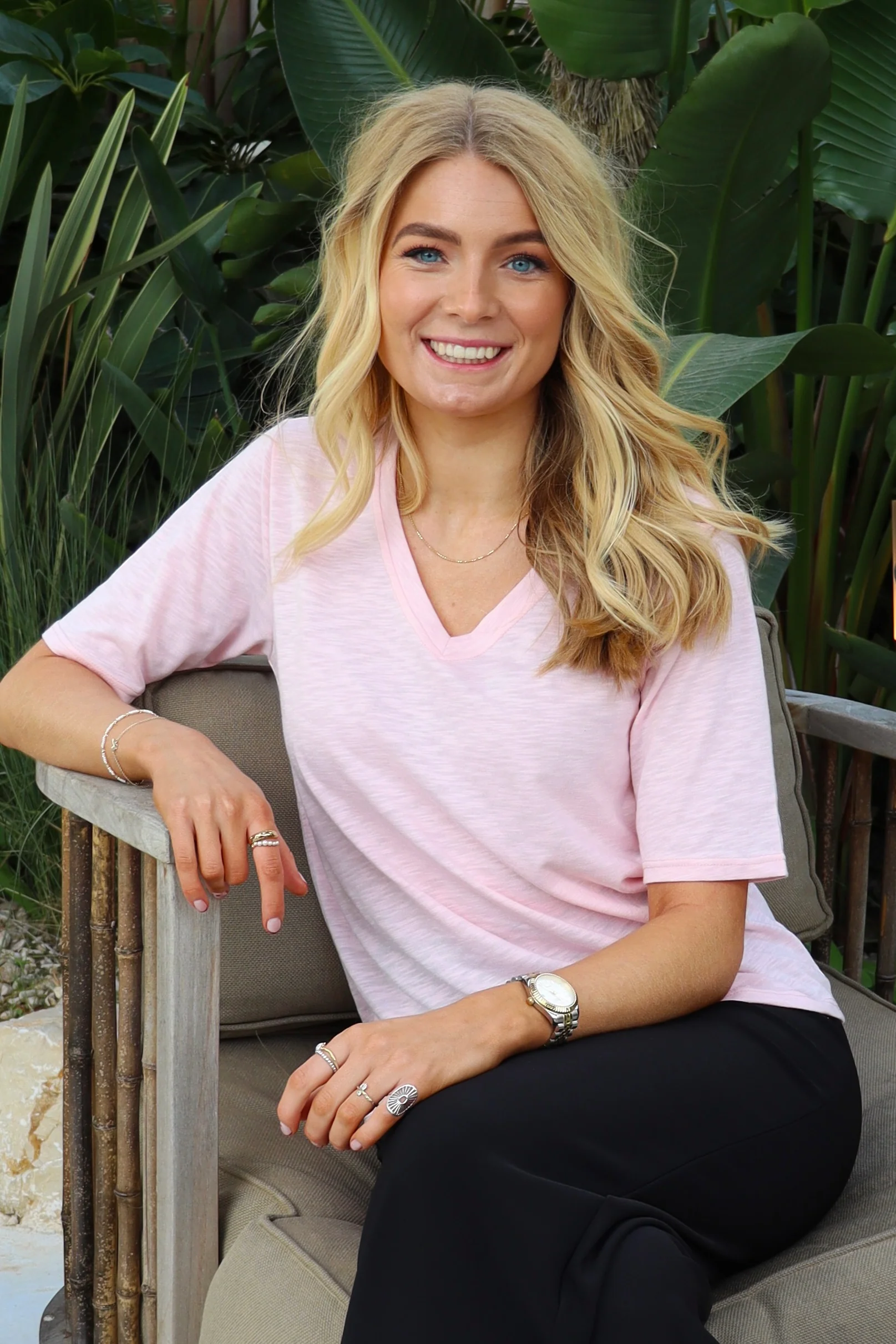 Ulla Ss Vneck Tshirt | Light Rose | T-shirt fra Liberté - Image 2