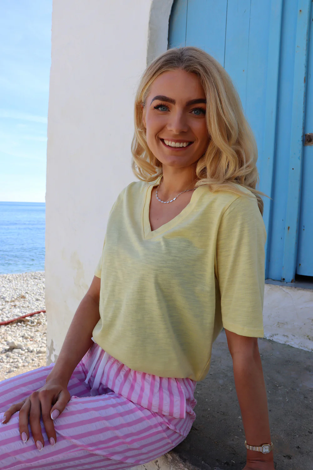 Ulla Ss Vneck Tshirt | Yellow | Bluse fra Liberté - Image 2