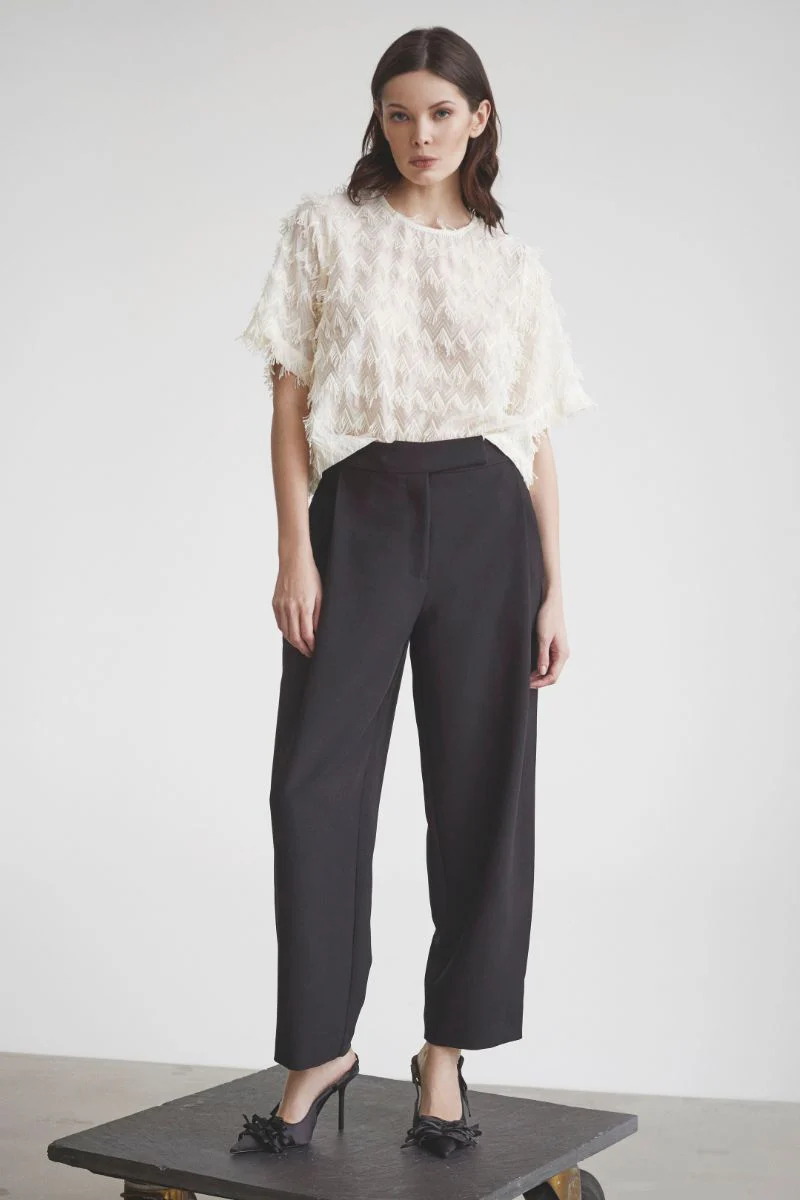 Vola Carrot Pleat Pant 31560 | Black | Bukser fra Co'couture - Image 3