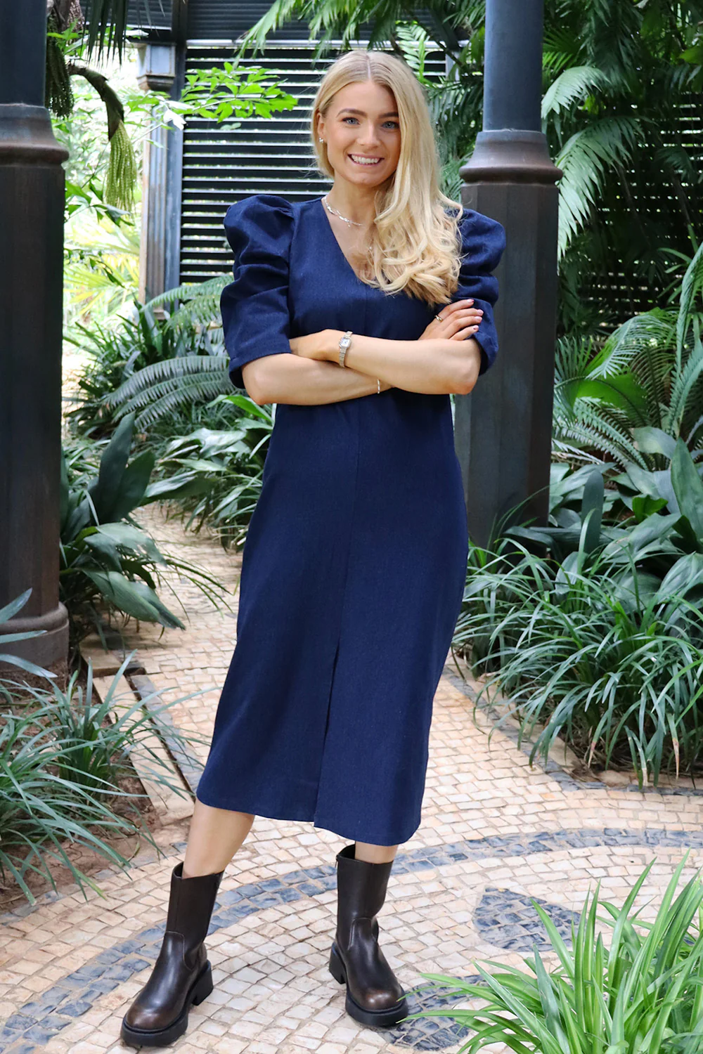 Winnie Asta Vneck Dress | Blue Denim | Kjole fra Liberté