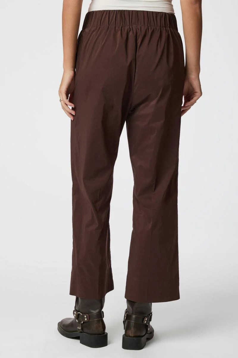 Yana Poplin Pants | Dark Brown | Bukser fra Neo Noir - Image 4