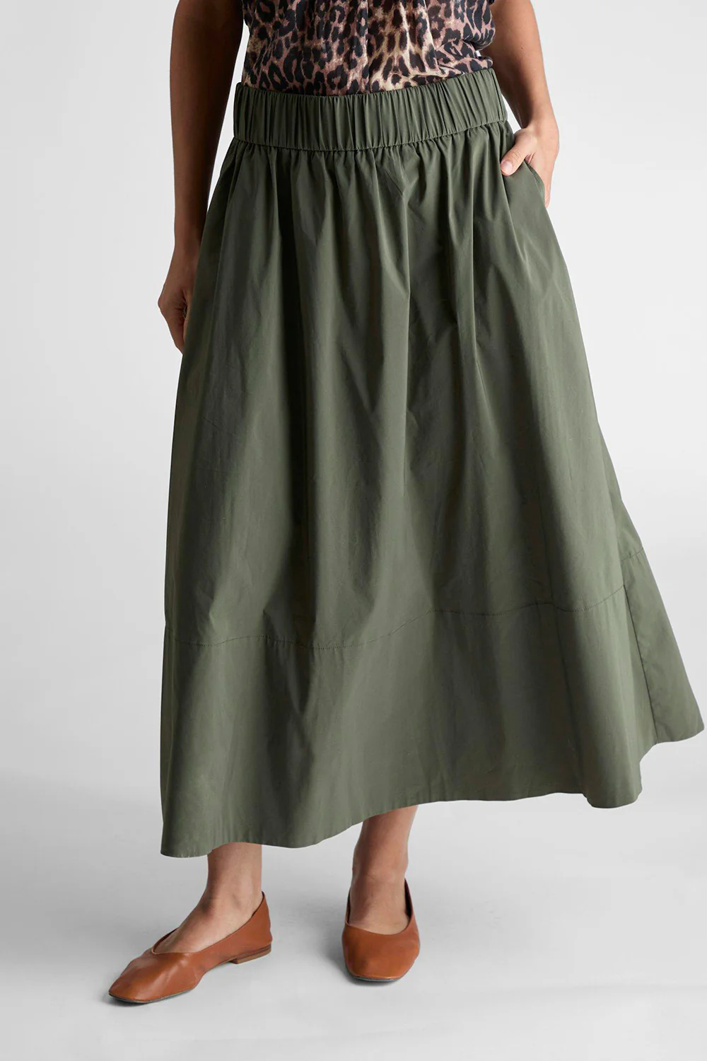 Yara Poplin Skirt | Army | Nederdel fra Neo Noir - Image 3