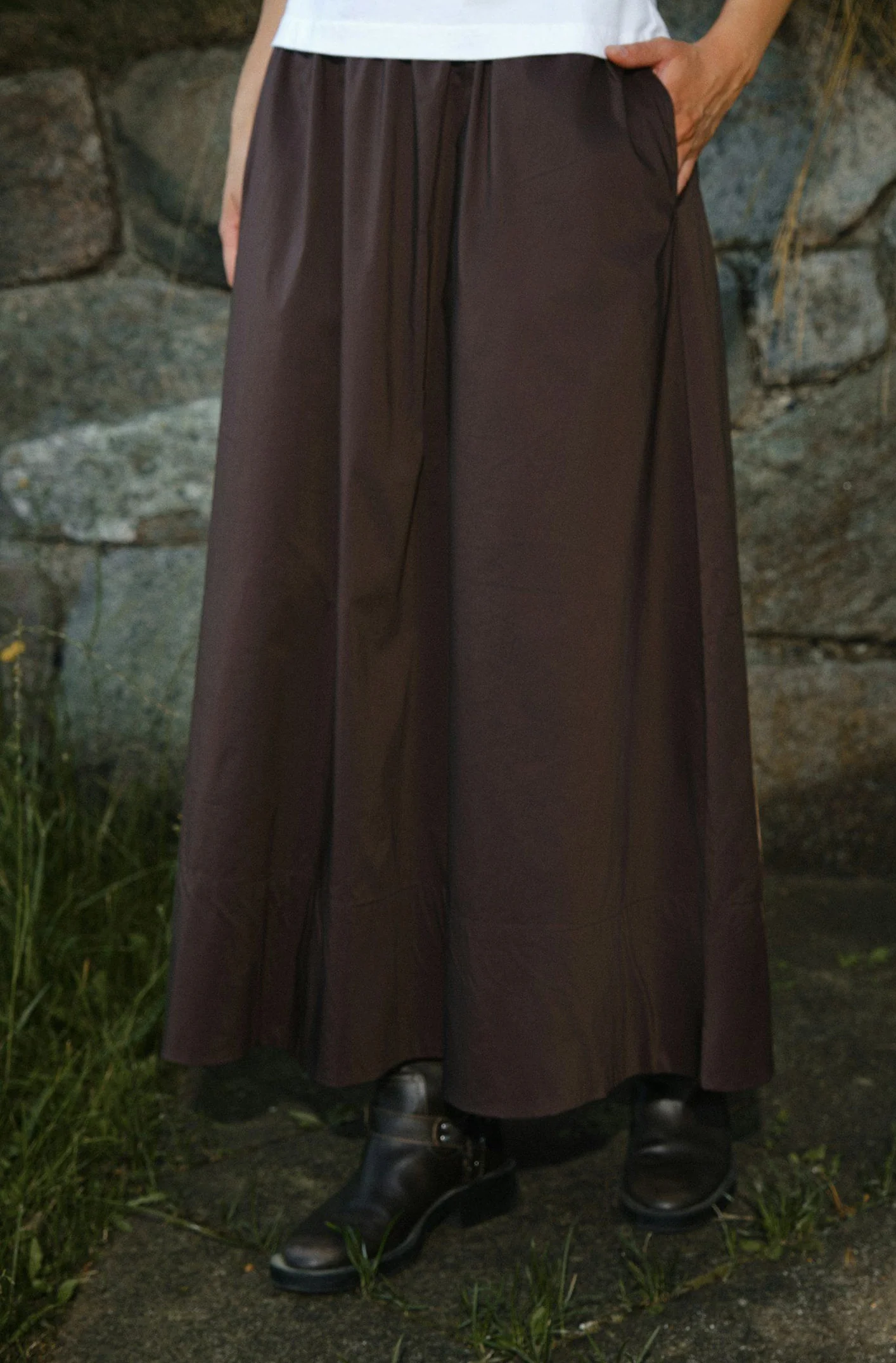 Yara Poplin Skirt | Chocolate Brown | Nederdel fra Neo Noir - Image 2